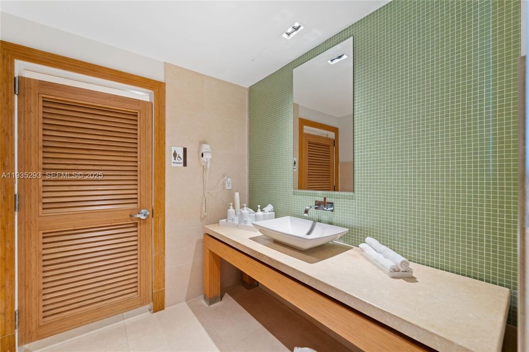 На продажу: $1,849,000 (3 спален, 4 ванн, 0 Квадратных фут)