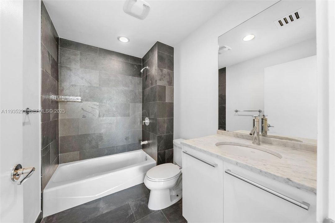 На продажу: $1,849,000 (3 спален, 4 ванн, 0 Квадратных фут)