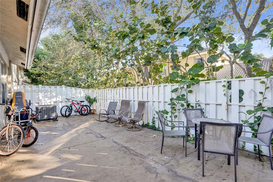 待售: $378,000 (3 贝兹, 2 浴室, 1137 平方英尺)