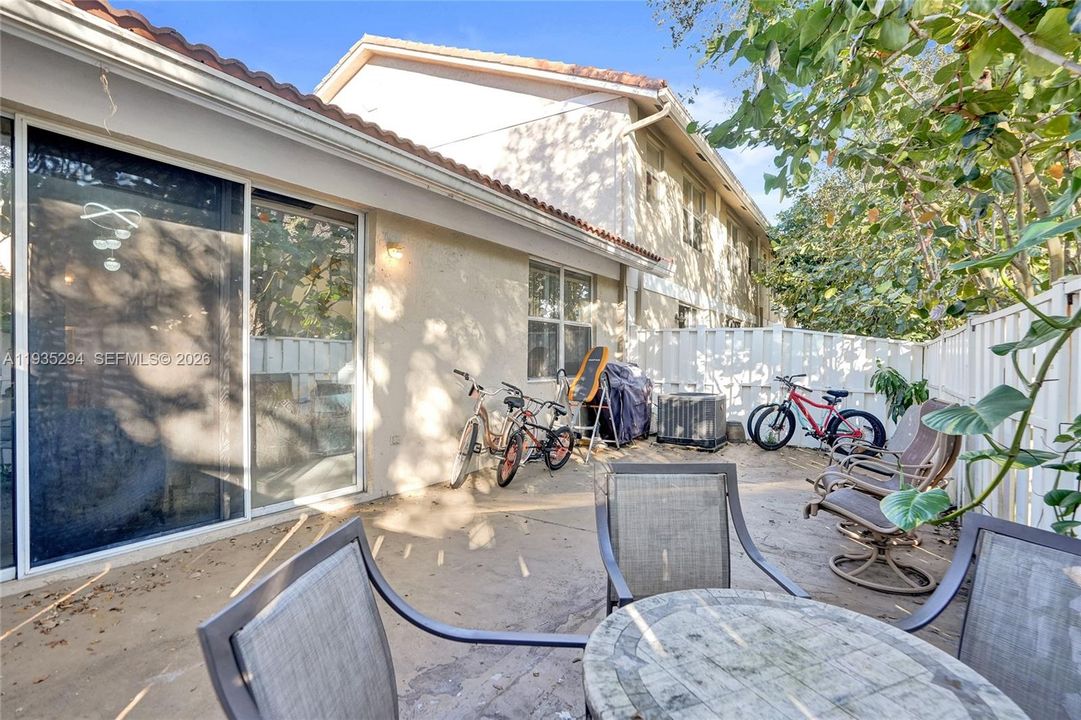 待售: $378,000 (3 贝兹, 2 浴室, 1137 平方英尺)