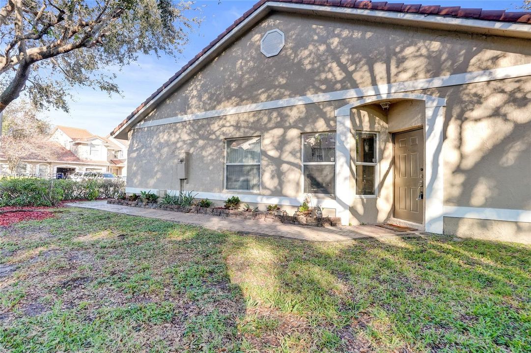 待售: $378,000 (3 贝兹, 2 浴室, 1137 平方英尺)