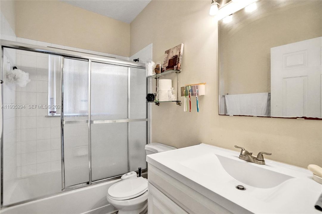 待售: $378,000 (3 贝兹, 2 浴室, 1137 平方英尺)