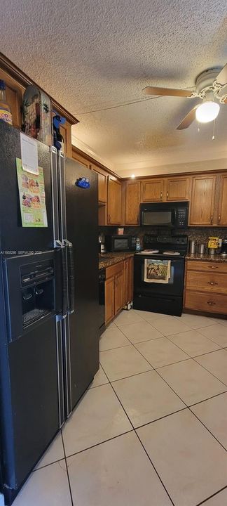 For Sale: $55,999 (2 beds, 2 baths, 1010 Square Feet)