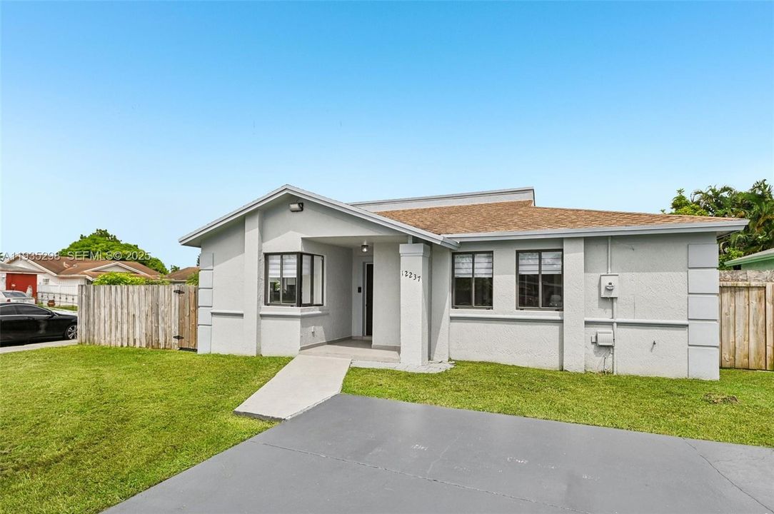 En Renta: $3,400 (3 camas, 2 baños, 1751 Pies cuadrados)