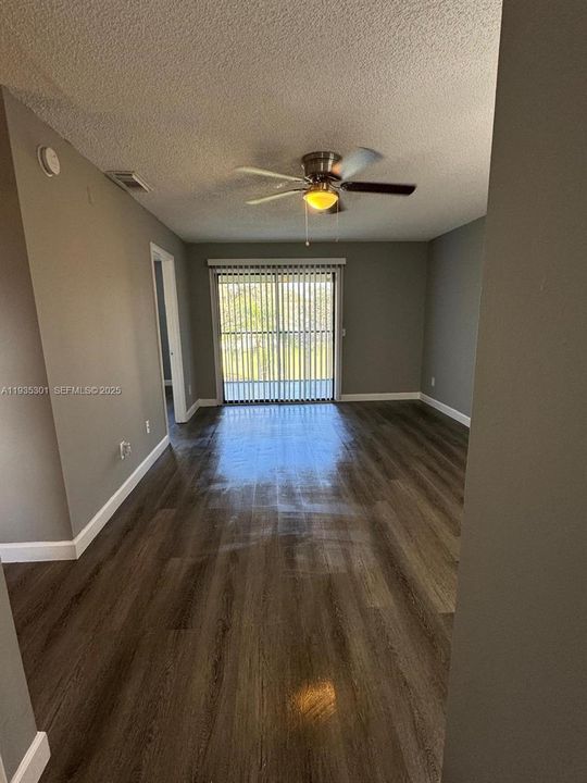 出租: $1,500 (2 贝兹, 2 浴室, 744 平方英尺)