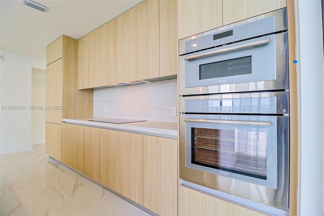 В аренду: $40,000 (4 спален, 5 ванн, 0 Квадратных фут)