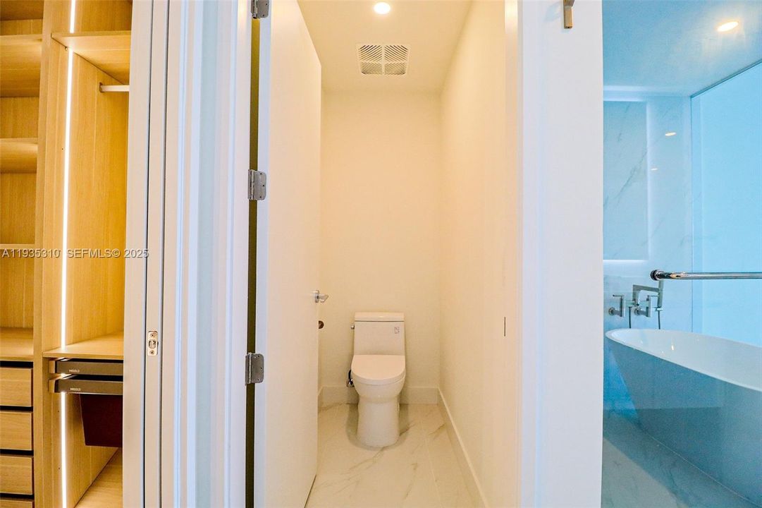 В аренду: $40,000 (4 спален, 5 ванн, 0 Квадратных фут)