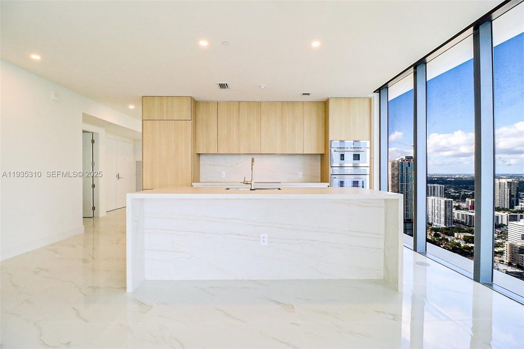 В аренду: $40,000 (4 спален, 5 ванн, 0 Квадратных фут)