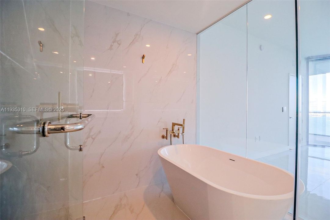 В аренду: $40,000 (4 спален, 5 ванн, 0 Квадратных фут)