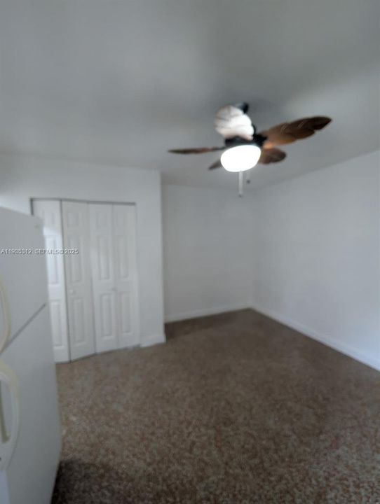 出租: $1,200 (0 贝兹, 1 浴室, 3440 平方英尺)