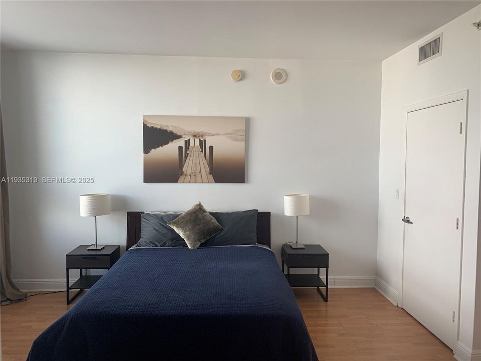 待售: $370,000 (1 贝兹, 1 浴室, 747 平方英尺)