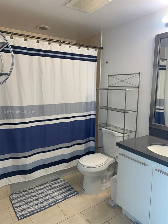 待售: $370,000 (1 贝兹, 1 浴室, 747 平方英尺)