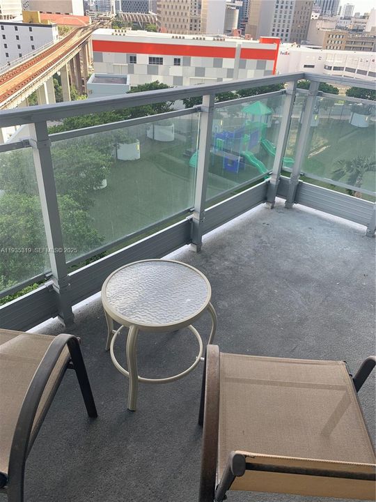 待售: $370,000 (1 贝兹, 1 浴室, 747 平方英尺)