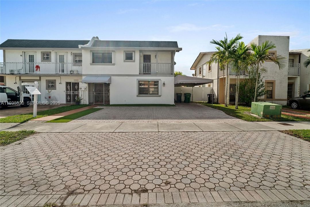 For Sale: $650,000 (4 beds, 3 baths, 2232 Square Feet)