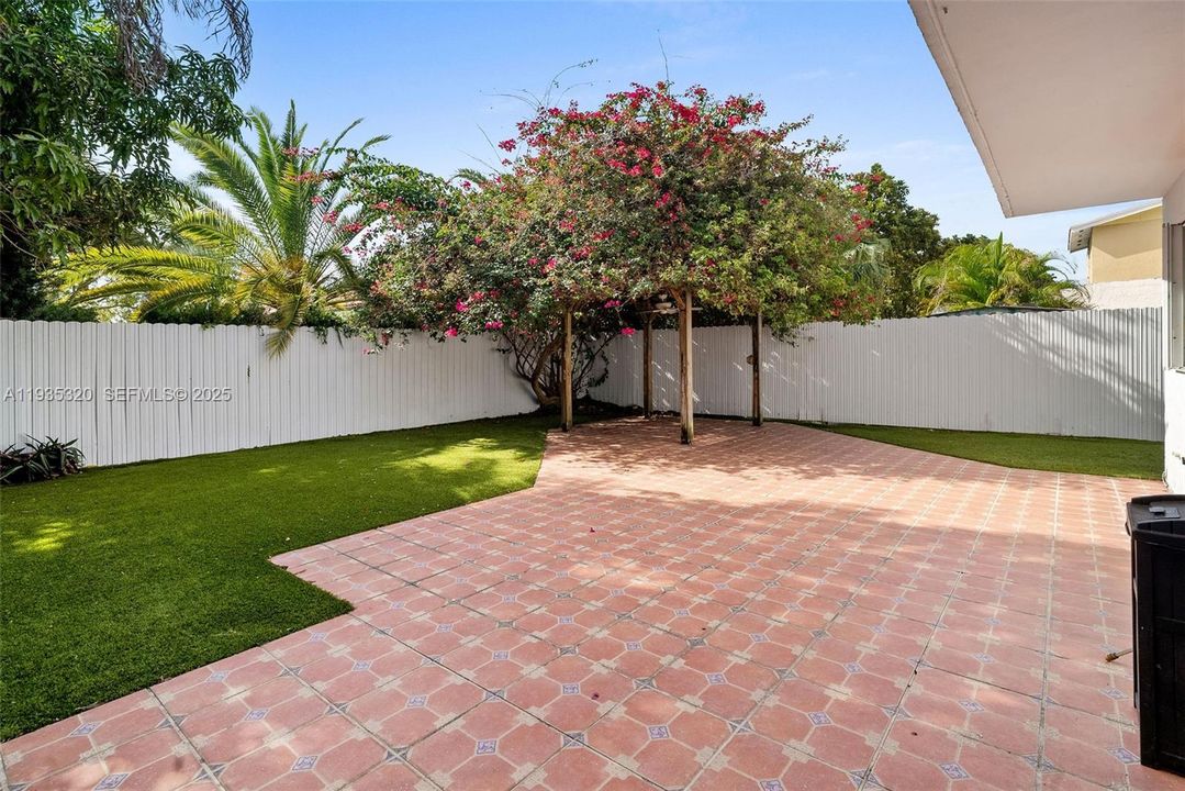 For Sale: $650,000 (4 beds, 3 baths, 2232 Square Feet)