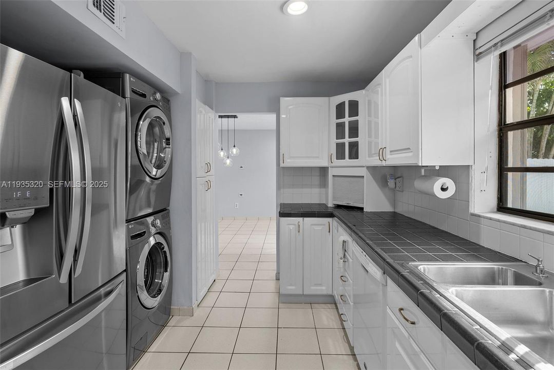 For Sale: $650,000 (4 beds, 3 baths, 2232 Square Feet)