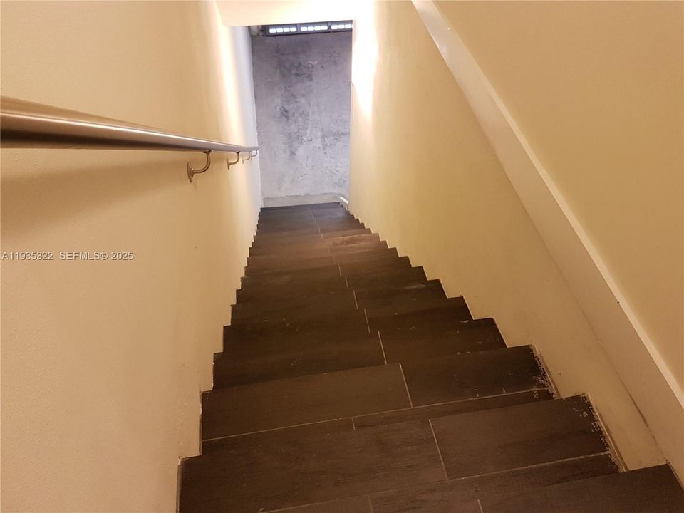 For Rent: $3,600 (3 beds, 3 baths, 1781 Square Feet)