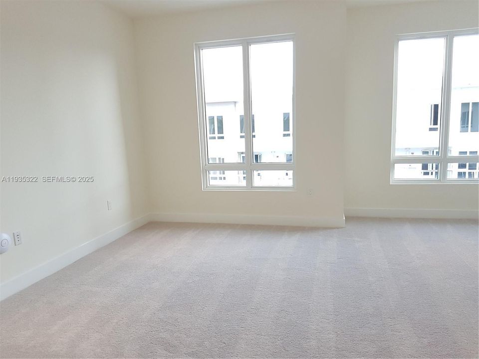 For Rent: $3,600 (3 beds, 3 baths, 1781 Square Feet)