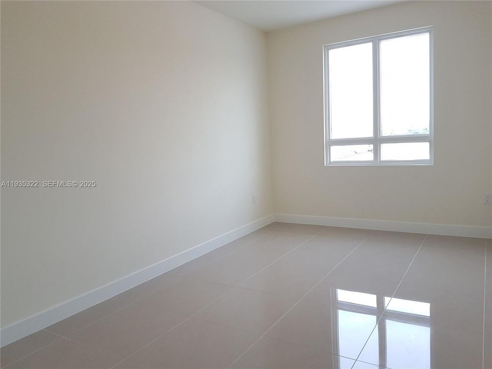 For Rent: $3,600 (3 beds, 3 baths, 1781 Square Feet)