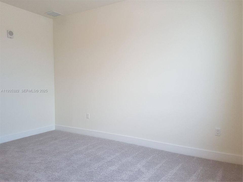 For Rent: $3,600 (3 beds, 3 baths, 1781 Square Feet)