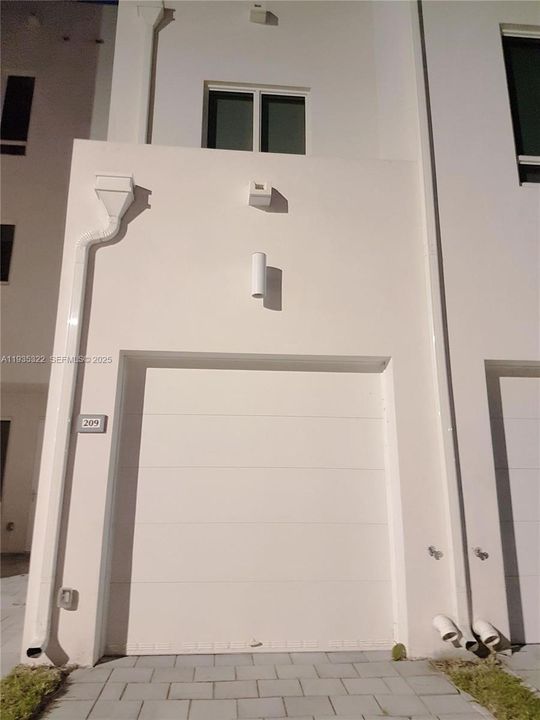 For Rent: $3,600 (3 beds, 3 baths, 1781 Square Feet)