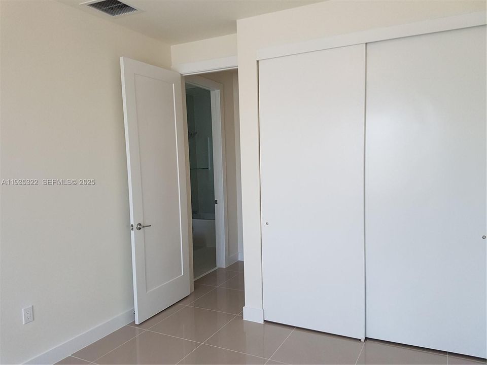 For Rent: $3,600 (3 beds, 3 baths, 1781 Square Feet)