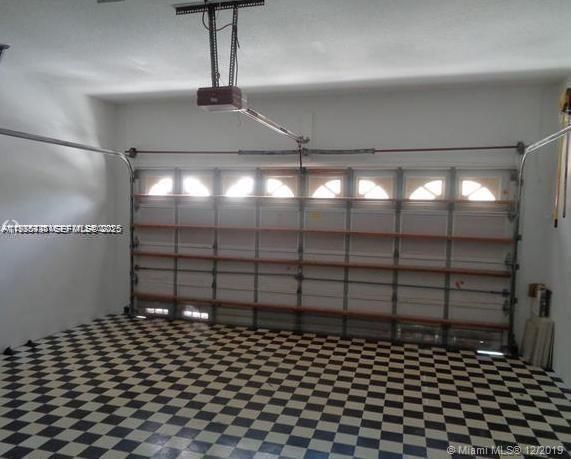 For Rent: $3,470 (4 beds, 2 baths, 2593 Square Feet)