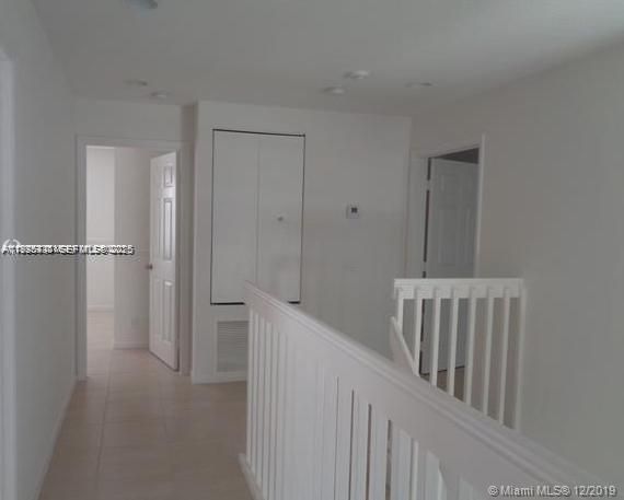 For Rent: $3,470 (4 beds, 2 baths, 2593 Square Feet)