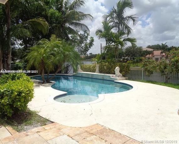 For Rent: $3,470 (4 beds, 2 baths, 2593 Square Feet)