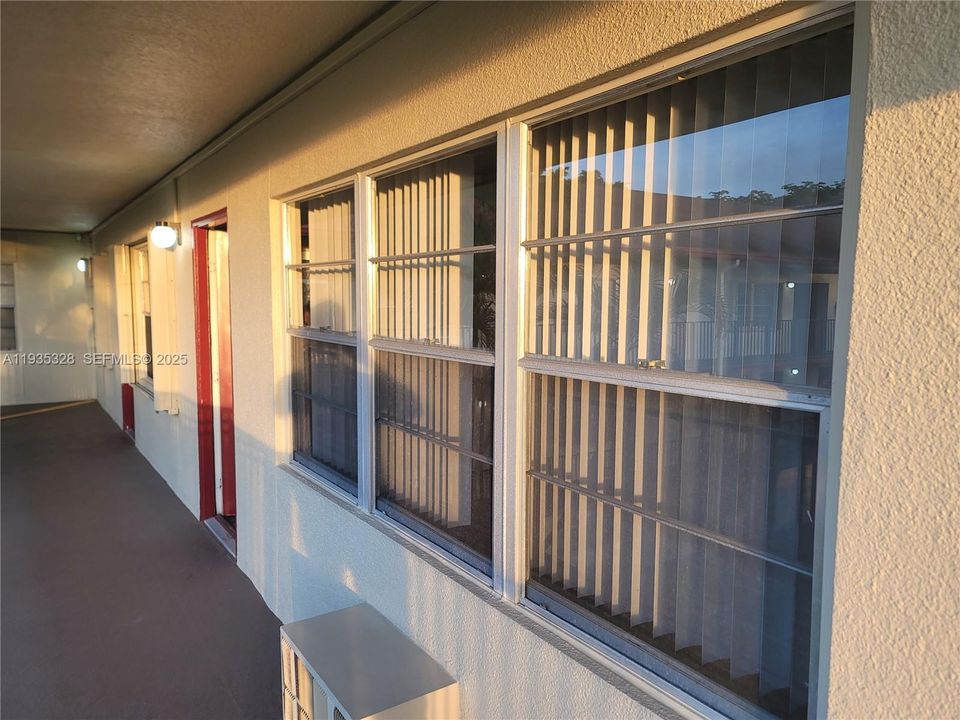 В аренду: $1,550 (1 спален, 1 ванн, 811 Квадратных фут)