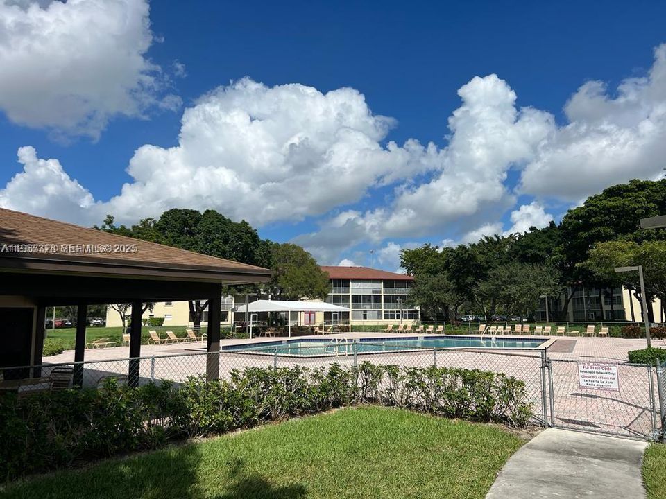 В аренду: $1,550 (1 спален, 1 ванн, 811 Квадратных фут)