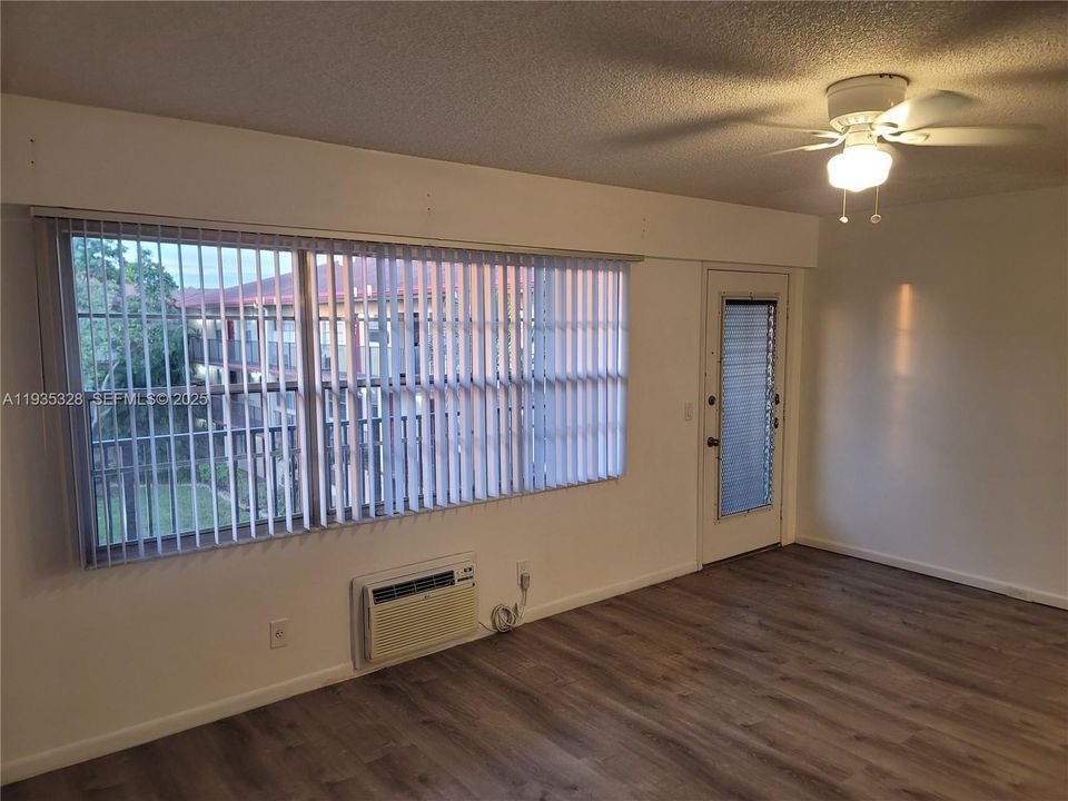 В аренду: $1,550 (1 спален, 1 ванн, 811 Квадратных фут)