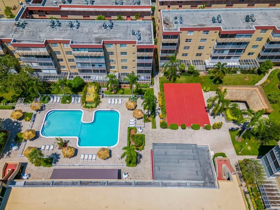 На продажу: $174,500 (2 спален, 2 ванн, 1260 Квадратных фут)