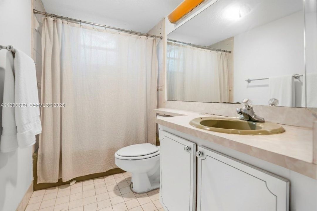 На продажу: $174,500 (2 спален, 2 ванн, 1260 Квадратных фут)