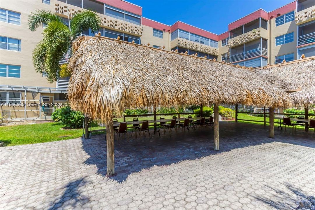 На продажу: $174,500 (2 спален, 2 ванн, 1260 Квадратных фут)