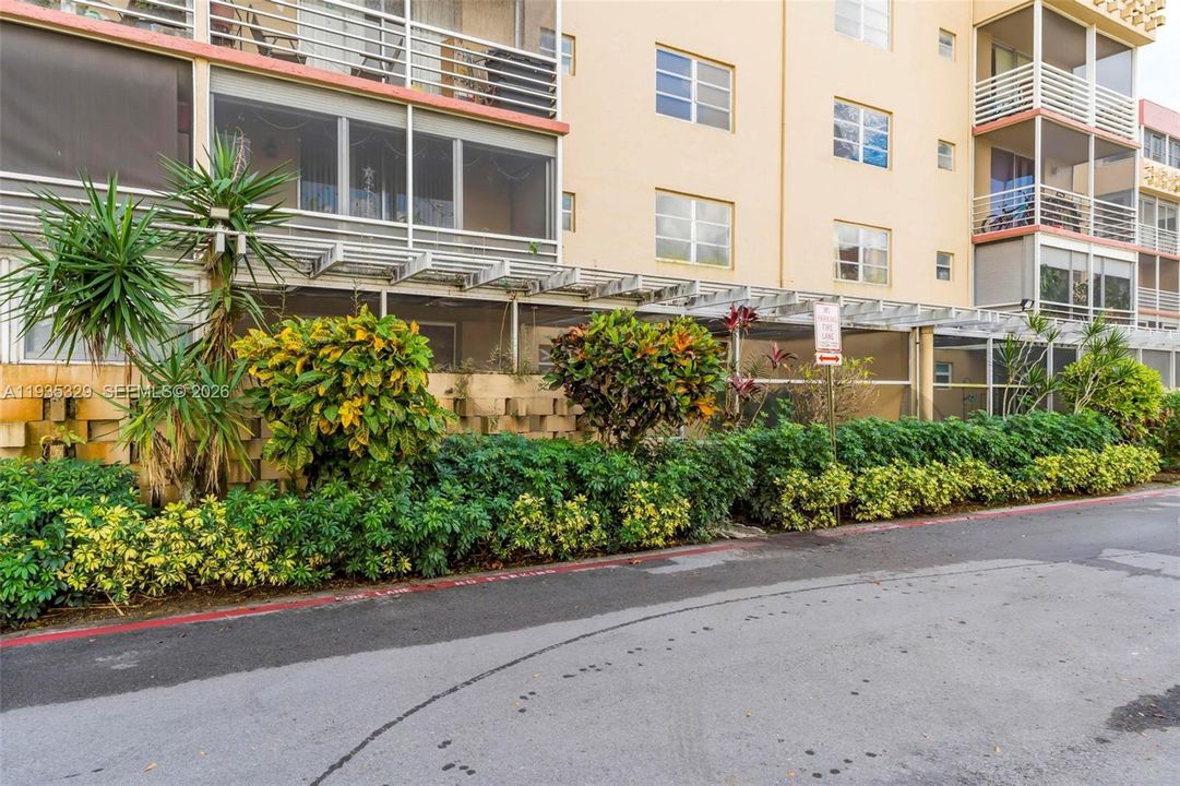 На продажу: $174,500 (2 спален, 2 ванн, 1260 Квадратных фут)