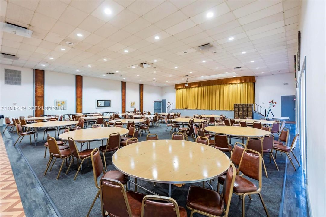 На продажу: $174,500 (2 спален, 2 ванн, 1260 Квадратных фут)