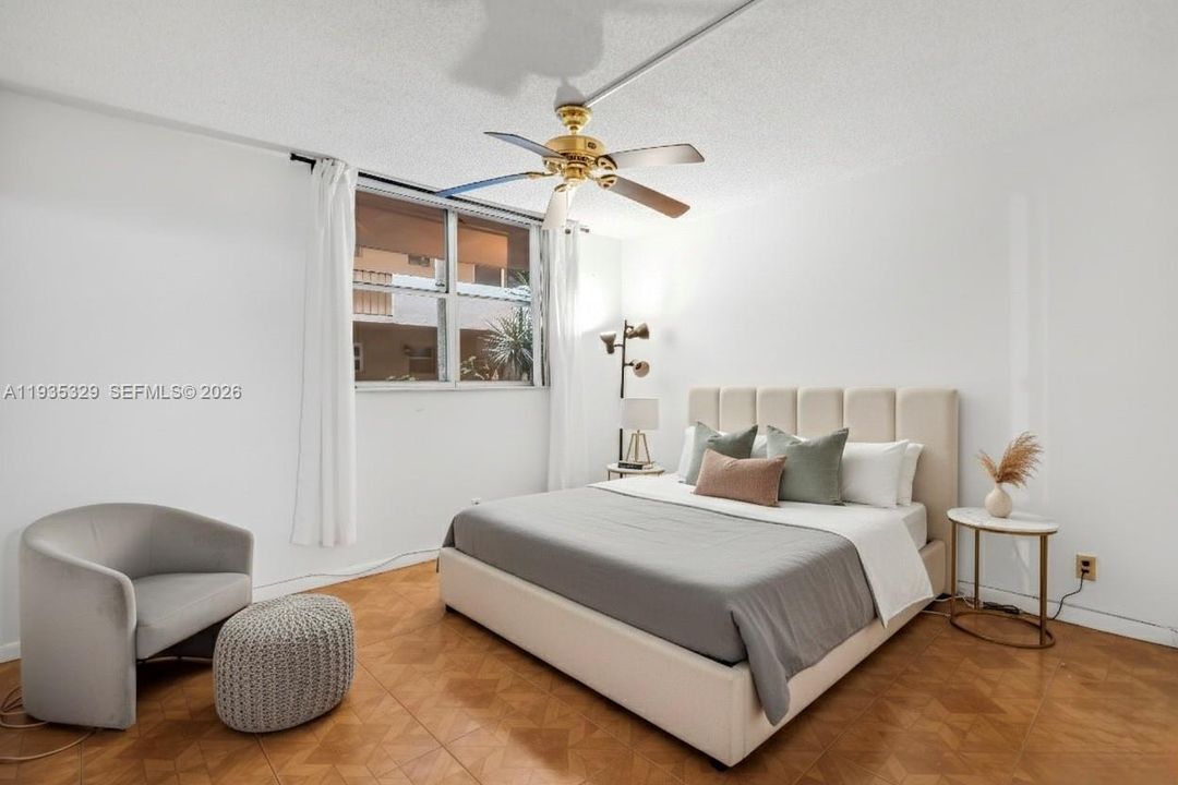 На продажу: $174,500 (2 спален, 2 ванн, 1260 Квадратных фут)