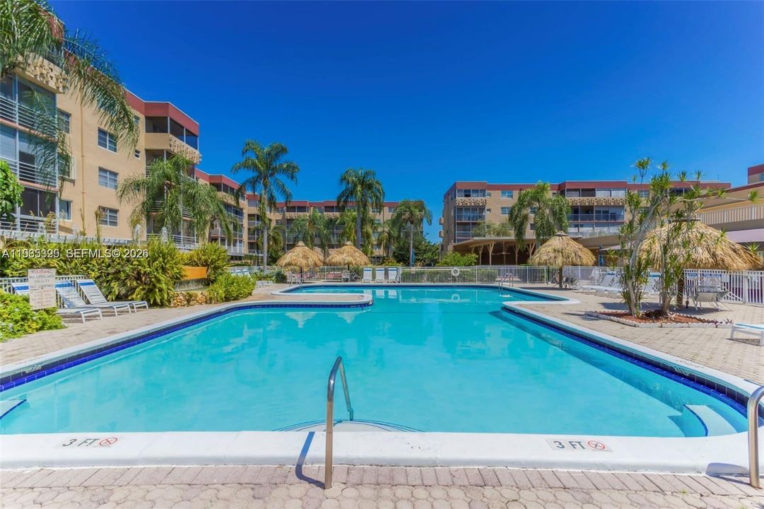 На продажу: $174,500 (2 спален, 2 ванн, 1260 Квадратных фут)