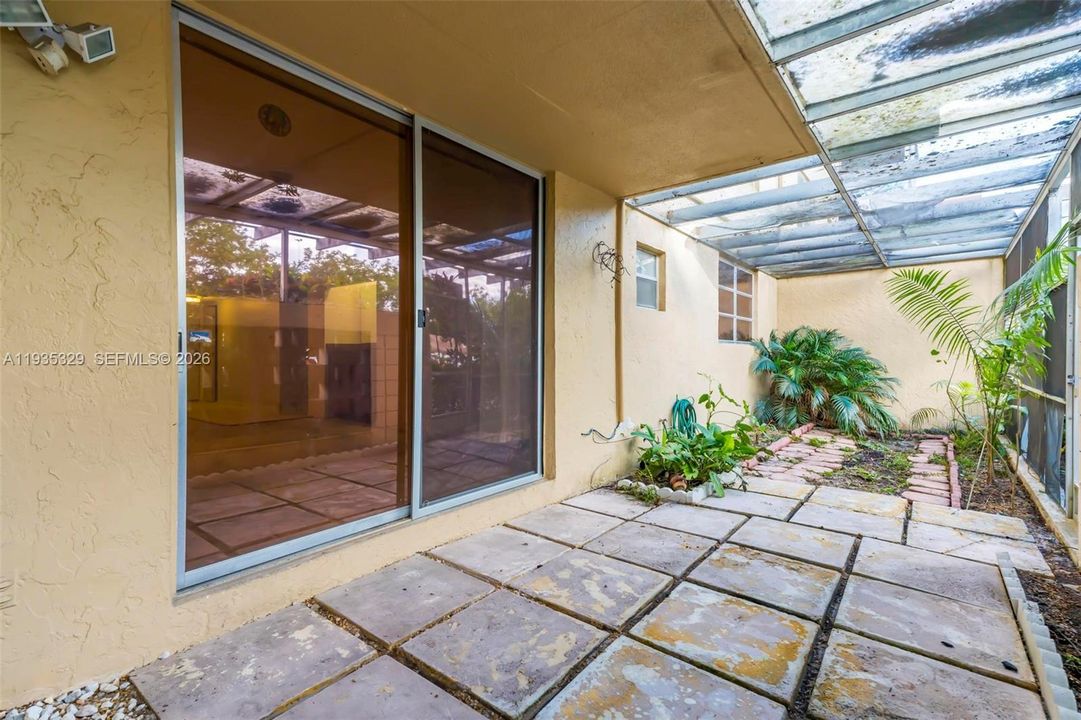 На продажу: $174,500 (2 спален, 2 ванн, 1260 Квадратных фут)