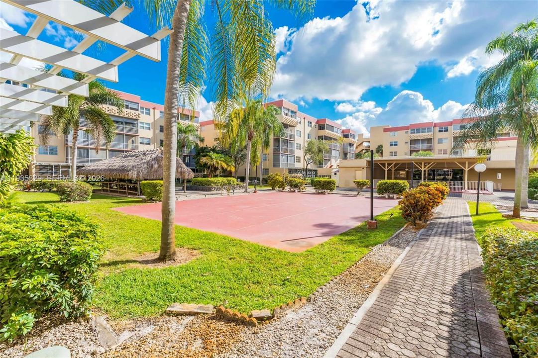 На продажу: $174,500 (2 спален, 2 ванн, 1260 Квадратных фут)