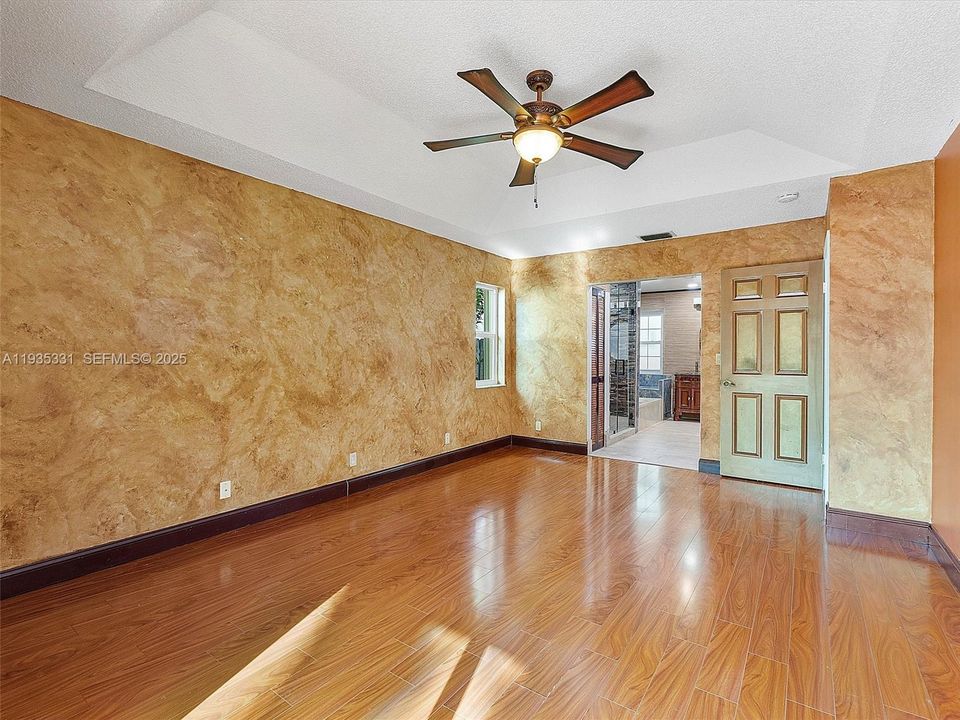 出租: $4,500 (4 贝兹, 3 浴室, 2802 平方英尺)