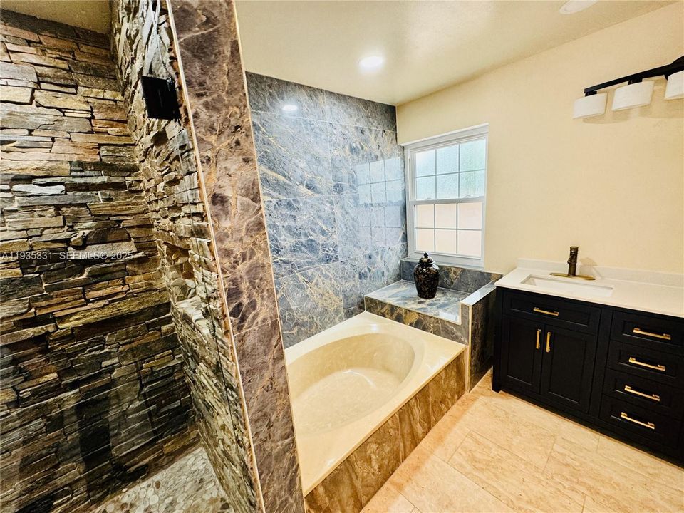 出租: $4,500 (4 贝兹, 3 浴室, 2802 平方英尺)