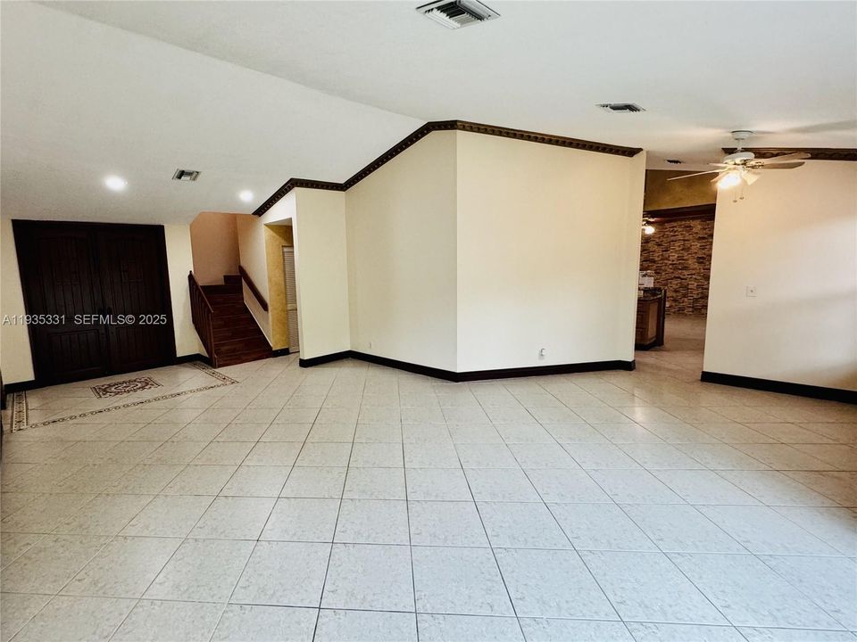 出租: $4,500 (4 贝兹, 3 浴室, 2802 平方英尺)