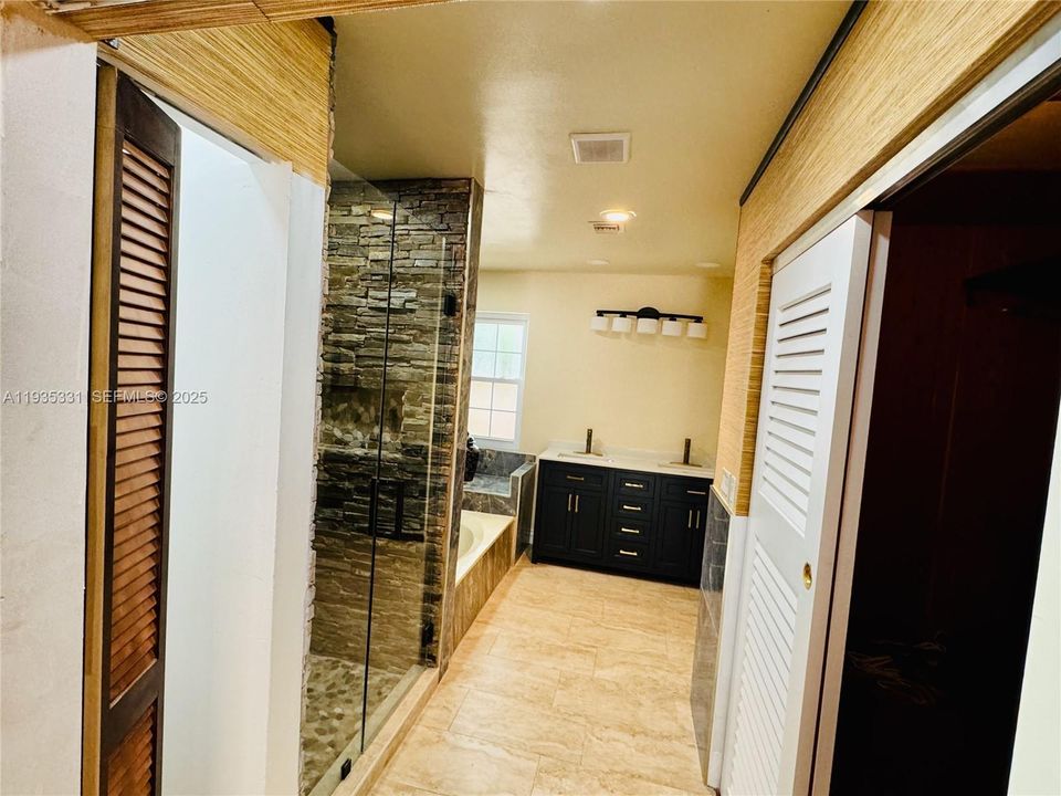 出租: $4,500 (4 贝兹, 3 浴室, 2802 平方英尺)