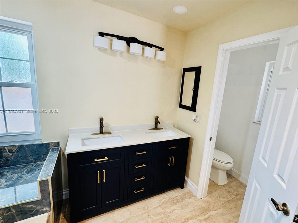 出租: $4,500 (4 贝兹, 3 浴室, 2802 平方英尺)