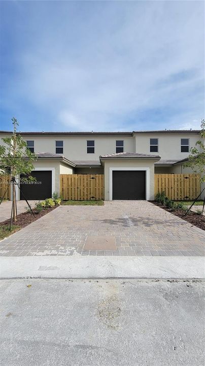 En Renta: $2,800 (3 camas, 2 baños, 1460 Pies cuadrados)