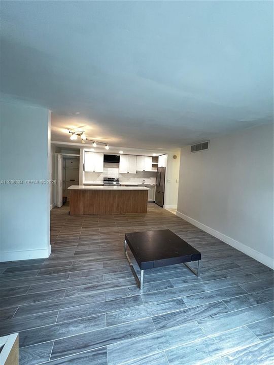 В аренду: $2,100 (2 спален, 2 ванн, 1060 Квадратных фут)