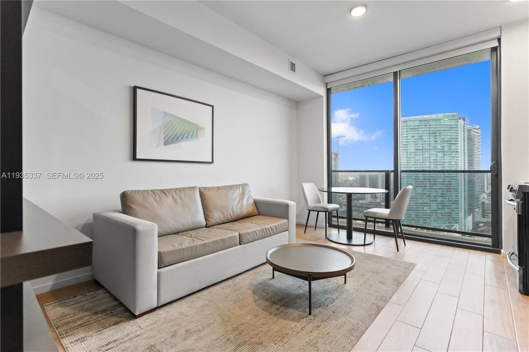 For Sale: $610,000 (1 beds, 1 baths, 430 Square Feet)