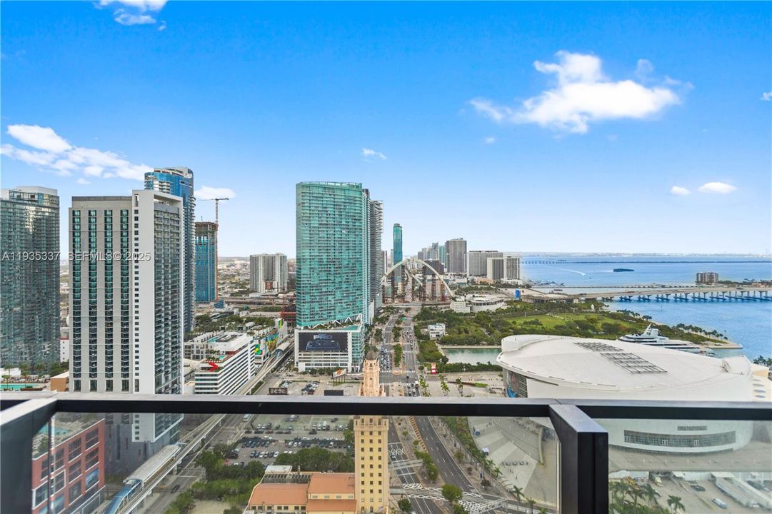 For Sale: $610,000 (1 beds, 1 baths, 430 Square Feet)